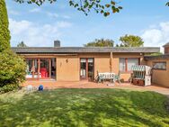 Großzügiger Bungalow mit schönem Garten in ruhiger und beliebter Lage in Husum - Husum (Schleswig-Holstein)