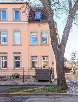 Charmante Etagenwohnung mit Tageslicht-Vollbad. EBK Übernahme möglich. - Dresden
