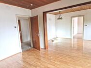 Große 4-5 Zimmerwohnung (115 m²) mit Ausbaureserve (73 m²) im Dachboden, Garage + Stellplatz! - Weinheim