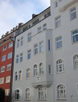 WG geeignet * DG Wohnung * mit 2 Terrassen * direkt am Elisabethmarkt * Maxvorstadt * - München