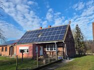 ländliches Einfamilienhaus/Bauernhaus mit Nebengebäuden in der Uckermark - Nordwestuckermark