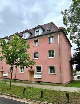 Gemütliche 2 Raum Wohnung im DG mit Tageslichtbad inkl. Dusche und guter Bus- & Bahnanbindung - Weimar