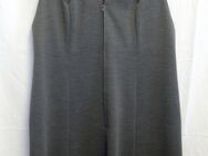 Uroma’s Kleid, grau, Stickerei, Gr. 46 - Gütersloh
