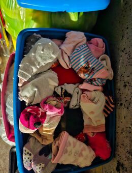Kinder Sachen stopftiere und Bücher Klamotten und gemischte Sachen - Bremen
