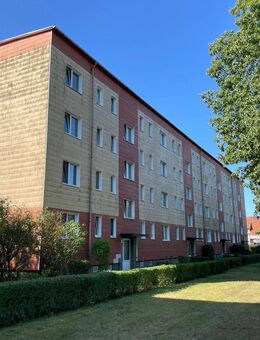 Geräumige 4-Zimmer-Wohnung mit EBK & Balkon in ruhiger Lage - Berge (Brandenburg)