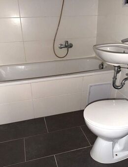 Achtung 1 Monat Miete sparen ** WG geeignet ! 3 Zimmer mit Balkon und Aufzug - Plauen