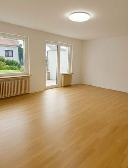 neu saniert: Reihenhaus in ruhiger Lage von Leonberg - Leonberg (Baden-Württemberg)