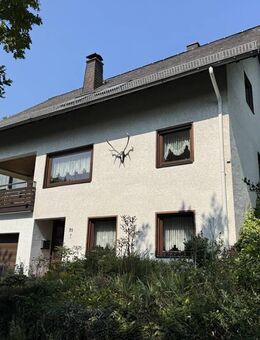 Gepflegtes Einfamilienhaus mit zwei Garagen in ruhiger Anliegerstraße - Lorch (Hessen)
