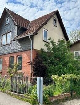 Freistehendes Einfamilienhaus mit Garten, Garage, Stellplatz, Balkon |Coburg (Cortendorf) - Coburg
