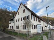 Zweifamilienhaus mit großem Grundstück und Garage - Oberndorf (Neckar)
