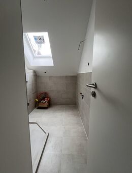 Einzigartige Dachgeschosswohnung in Moabit - Wohnen und Investieren vereint - Berlin