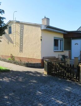 Einfamilienhaus mit Garagen und ausreichend Platz im Zentrum der Stadt - Prenzlau