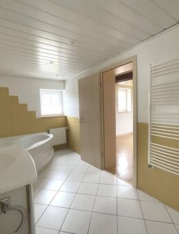 Zweifamilienhaus ca 316m² mit Altbauflair und modernem Anbau in Schrecksbach - Schrecksbach