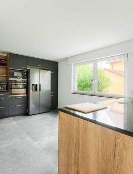 Einfamilienwohnhaus in Kirchberg: Traumhaftes Wohnen in top-moderniserten und sanierten Wohnräumen - Kirchberg (Murr)