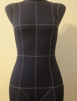 Verkaufe Umständehalber hochwertige Schneiderpuppe - Berlin Lichtenberg