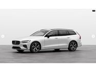 Volvo V60, B4 Benzin Plus Dark °, Jahr 2024 - Aachen