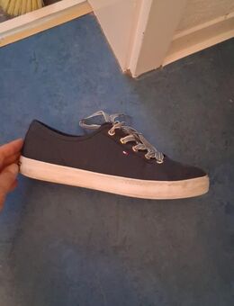 Tommy Hilfiger Schuhe Gr. 42 - Marburg