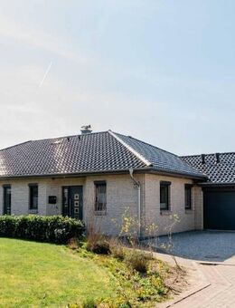 Pure Freude am Wohnen! Zukunftsorientierter Winkelbungalow mit großem Grundstück in Schafflund - Schafflund
