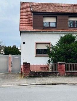 Gemütliches Ein- Zweifamilienhaus in zentraler Lage von Oberhausen - Oberhausen-Rheinhausen