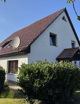 Großzügiges Einfamilienhaus mit Doppelcarport und Obstgarten - Mesekenhagen