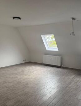 Offen gestaltete Dachgeschosswohnung in ruhiger Lage - Viernheim