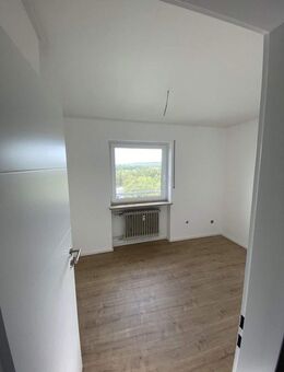Moderne 3-Zimmer Wohnung mit Balkon im 11. OG in Röthenbach a.d. Pegnitz - Röthenbach (Pegnitz)