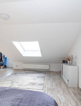 Wohntraum im Dachgeschoss - 3 Zimmer mit Fernblick ins Grüne - Villingen-Schwenningen