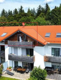 Charmante Dachgeschosswohnung in ruhiger & zentraler Lage von Holzkirchen - Holzkirchen (Regierungsbezirk Oberbayern)