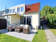 Moderne Doppelhaushälfte mit ausgebautem Dachstudio & Doppelcarport in Elmshorn - Elmshorn