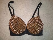 BHs Gr. 75B, Neckholder, Satin, ohne PushUp, Sport BH, Bralette, BH ouvert, Pyramidennieten, Spitznieten, Nieten, Dessous, Dots, Punkte, Stickerei, gestickte Blumen - Düsseldorf