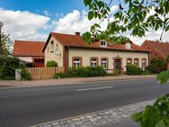 Nahe Müritz-Seen-Park - Ehemaliger Bauernhof mit vier Wohneinheiten und großer Scheune - Wredenhagen