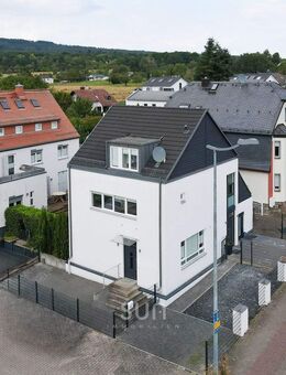 ***Wohnen & Arbeiten unter einem Dach*** 5 Zi. Freistehendes Haus mit Potenzial - Bad Homburg (Höhe)