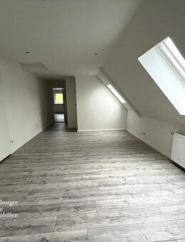 Erstbezug nach Sanierung! Moderne Dachgeschosswohnung in Ebstorf - Ebstorf (Klosterflecken)
