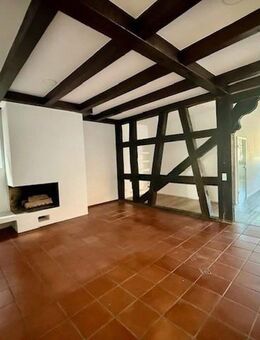 Großzügige 4-Zimmer-Wohnung mit Einbauküche im Herzen der Altstadt von Gelnhausen - Gelnhausen