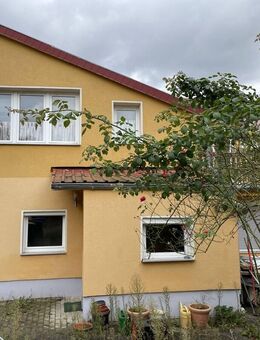 Einfamilienhaus in Domnähe, Stadtlage mit Grundstück und Zufahrt... Perfekt! - Naumburg (Saale)
