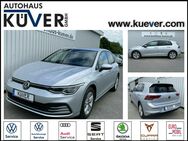 VW Golf, 1.0 VIII eTSI Life, Jahr 2023 - Hagen (Bremischen)