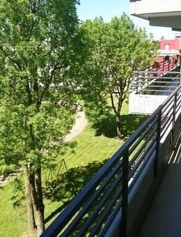 Komplett saniert! Helle lichtdurchflutete Wohnung mit Balkon - Würselen