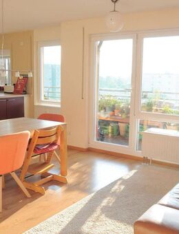 Wohnen mit Weitblick, 4 Zimmer mit großem Westbalkon - München
