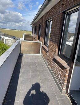 Frisch saniertes 3-Zimmer Wohnung mit Balkon - Erftstadt