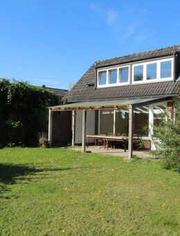 Sanierungsbedürftiges Einfamilienhaus mit Luftschutzraum und traumhaftem Grundstück in Ostseenähe! - Eckernförde