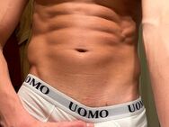 White Brief UOMO with a big load of CUM 👊🏻 - Düsseldorf