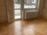 Freie sanierte Zweizimmerwohnung mit Balkon im Erdgeschoss! - Dortmund