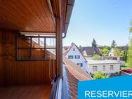 Reserviert: DG-Wohnung mit Loggia in kleinem Mehrfamilienhaus - Nürnberg