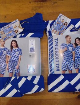 Biete an ALDI ORIGINAL T - Shirt und Shorts WEISS / BLAU Größe S - Essen