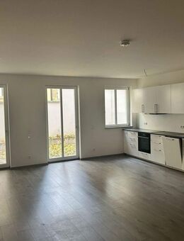 Schwabach ~ direkte Wohnlage an der Stadtmauer ~ Neubau ~ Erdgeschoss mit Terrasse ~ Einbauküche inklusive ~ Sofortbezug - Schwabach