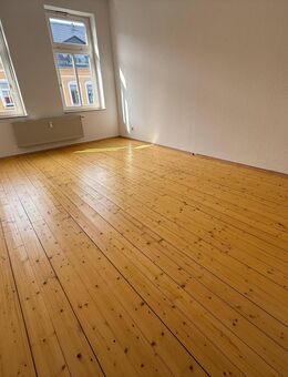 3.OG - Balkon - Stellplatz mgl. - Wanne u. Dusche - Dielenboden u.v.m. - Chemnitz