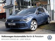 VW Golf, 1.5 l TSI Life ; ; ;, Jahr 2022 - Berlin