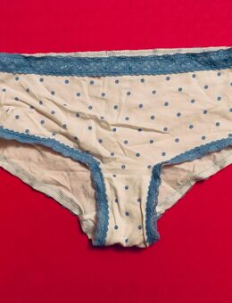 Schöner Slip mit Punkten, Gr. XS - Düsseldorf