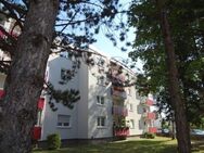 Exklusive top- ausgestattete schöne und lichtdurchflutete 3,5 Zimmer Wohnung - Tageslichtbad - Balkon - Einzelgarage - Ruhige parkähnliche Wohnlage - Röthenbach (Pegnitz)
