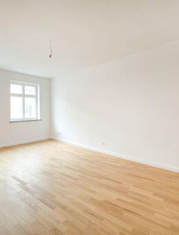 Bezugsfrei in Friedrichshain: Sonnige Gründerzeitwohnung fußläufig zum Volkspark - Berlin